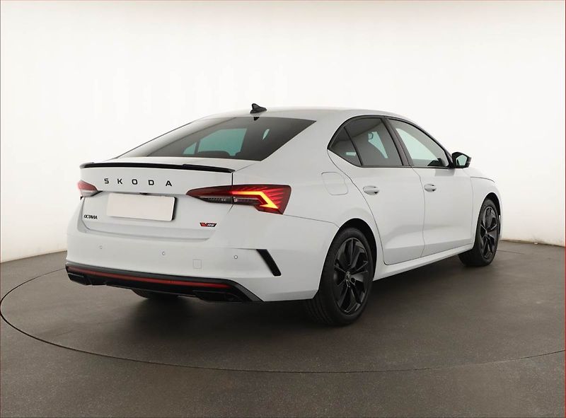 Škoda Octavia (2025) RS 2.0 TSI, RS, Navigace - fotka 5 z 20