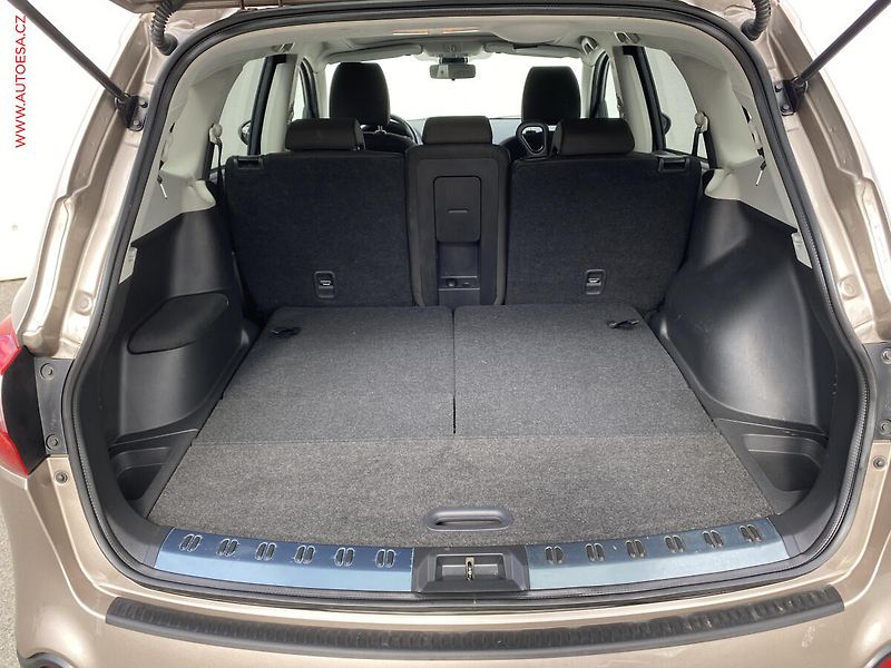 Nissan Qashqai (2011) 1.6i 7míst, Panor, +ALU - fotka 7 z 16