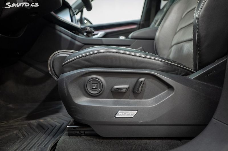 Volkswagen Touareg R-Line 3.0 TDI 210 kW - fotka 37 z 50