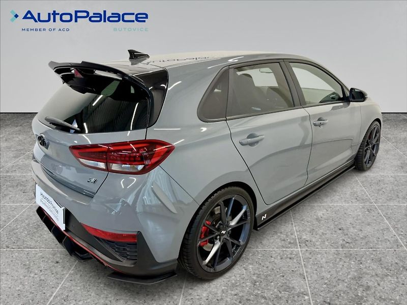 Hyundai i30 2,0   N PERFORMANCE - fotka 4 z 22
