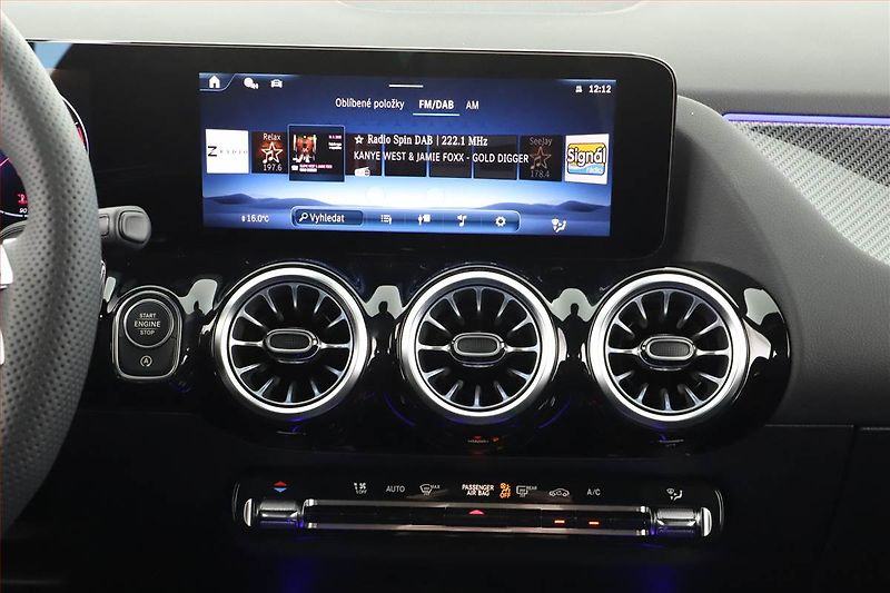 Mercedes-Benz GLA (2025) 200 d, AMG Line - fotka 12 z 28