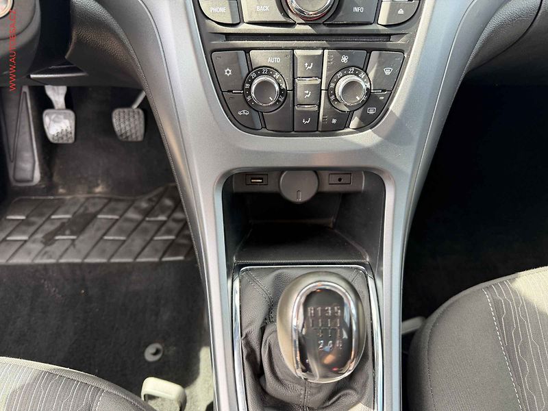 Opel Astra (2014) 1.4i, 2.maj,ČR, STK6/28 - fotka 15 z 16