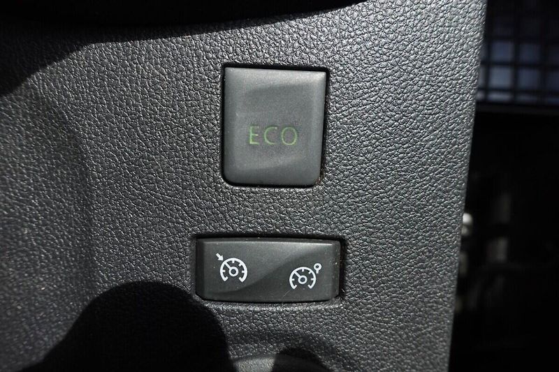 Renault Captur 1,3TCe 110kW Automat - fotka 20 z 30