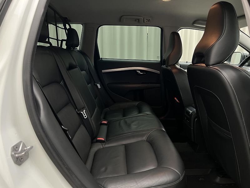 Volvo XC70 D4 SUMMUM AUT  - fotka 20 z 40