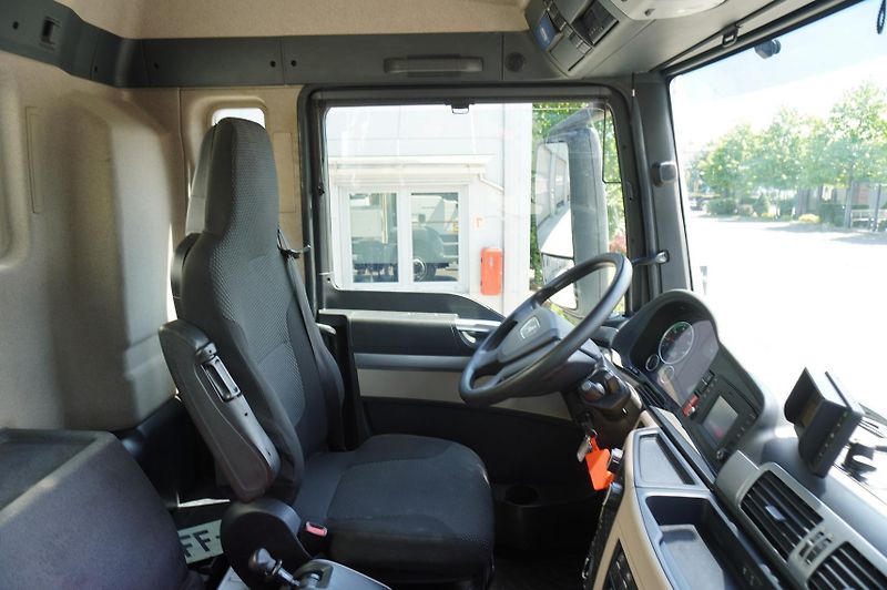 MAN TGS (2020) 26.420 6×4 / Fassi F215A.2.24 - fotka 21 z 24