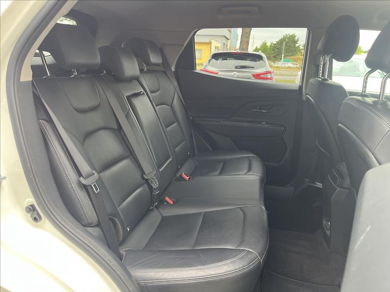 SsangYong Korando 1,5 TGDI  Premium AT 4WD CZ - fotka 20 z 28