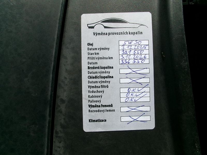 Volkswagen Passat (2007) 2,0TDI 103kW AC TEMP HF - fotka 24 z 25