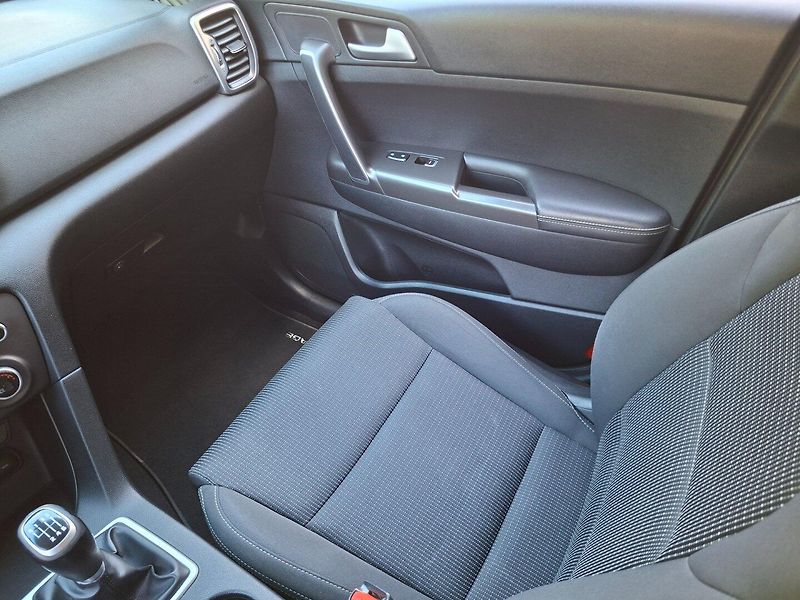 Kia Sportage (2017) 1.6T-GDI 130kW 4WD -1.MAJITEL - fotka 13 z 39