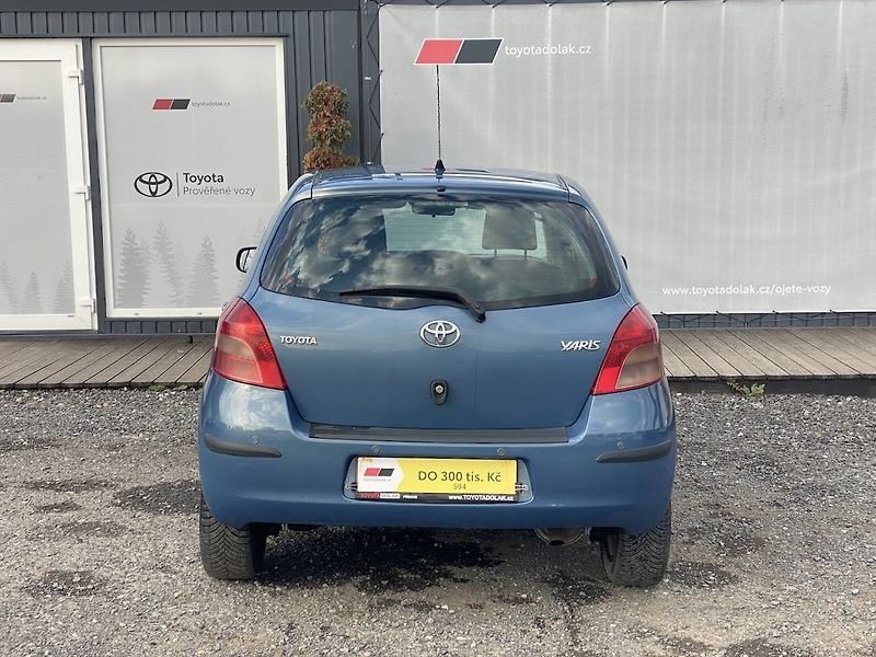 Toyota Yaris 1.3i, ČR, automat, klima - fotka 6 z 13