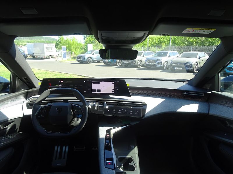 Peugeot 3008 (2026) GT Elektromotor 157kW / 210k - fotka 21 z 51