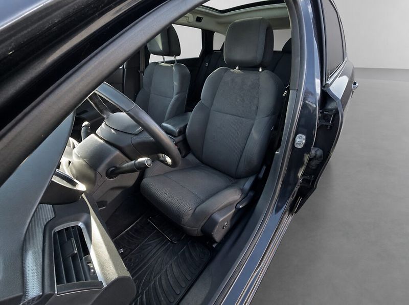 Peugeot 508 (2011) 1.6 HDi - fotka 10 z 23