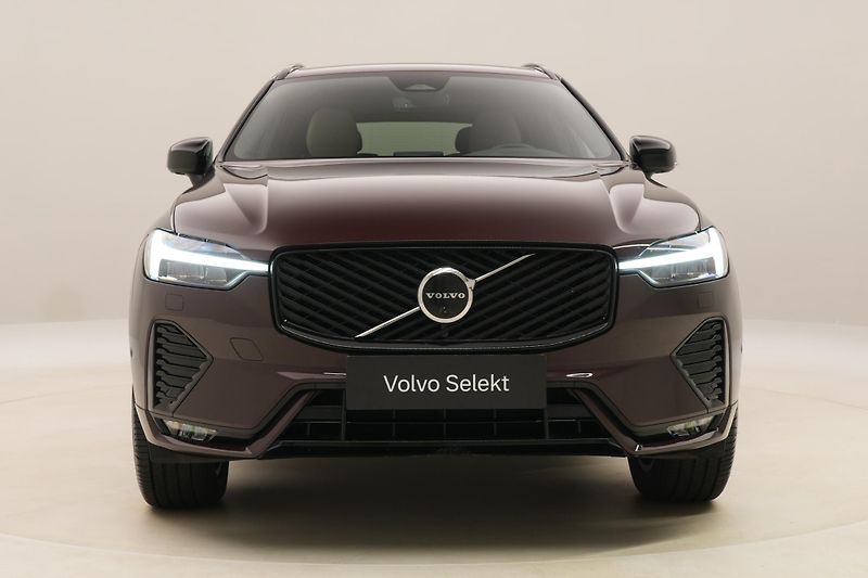 Volvo XC60 B5 AWD PLUS DARK AUT CZ 1.maj. - fotka 16 z 57