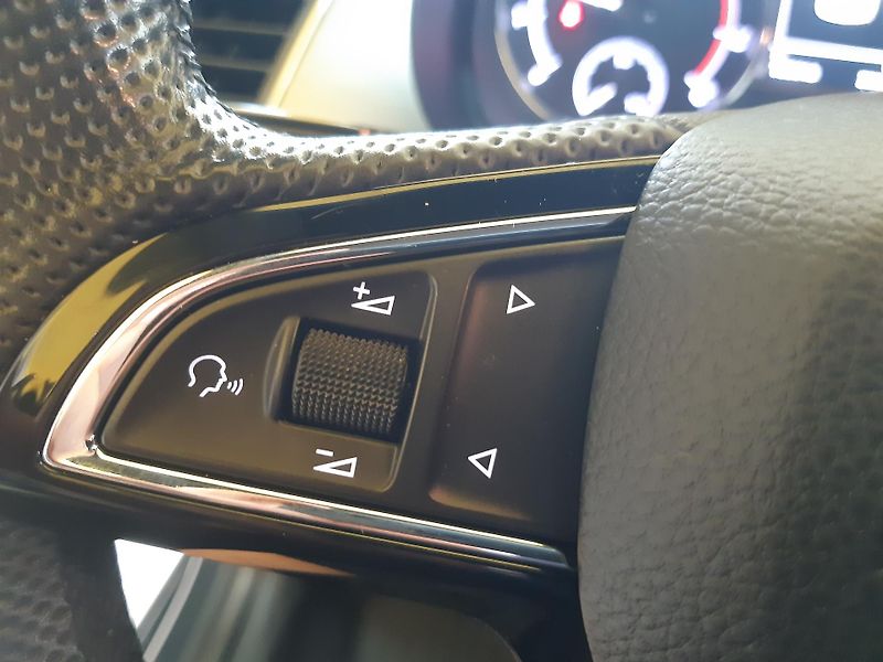 Škoda Fabia 1.0 i LED KAMERA zadáno !!! - fotka 17 z 26