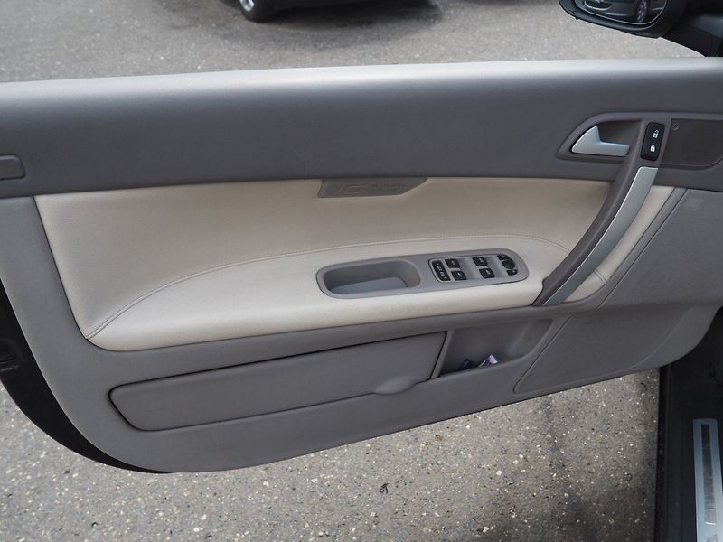 Volvo C70 (2011) 2.0D 110 kW Cabrio - fotka 10 z 30