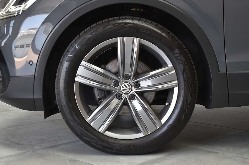 Volkswagen Tiguan 2.0TDI DSG*ACC*VIRTUAL*EL.KUFR - fotka 38 z 46