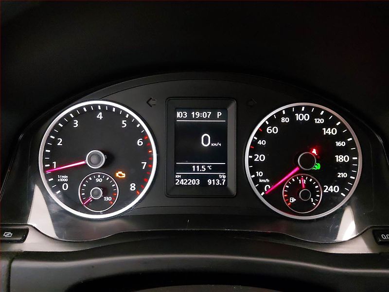 Volkswagen Tiguan (2010) R-Line 2.0 TSI, 4X4, Automat - fotka 11 z 18