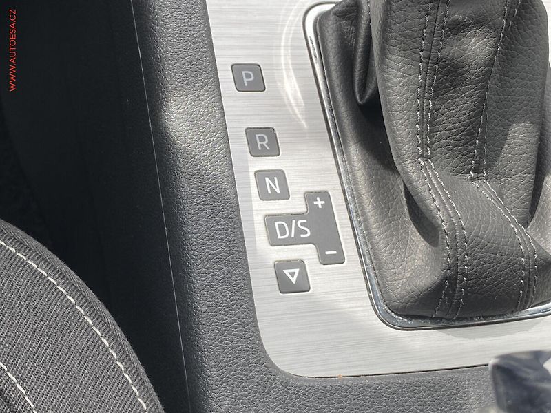Škoda Octavia (2017) 1.6 TDi, Drive, DSG, navi - fotka 14 z 18