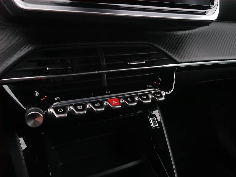 Peugeot 2008 (2025) Style 1.2 PureTech - fotka 15 z 16