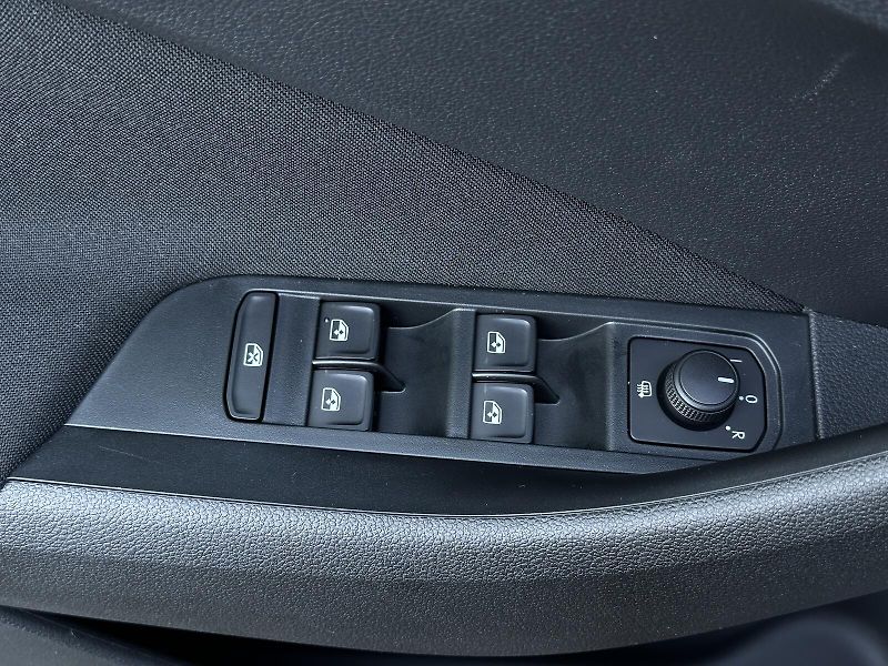 Škoda Kamiq 1.0TSi 116PS KAMERA+PDC P/Z Sm - fotka 15 z 42