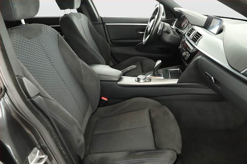 BMW Řada 4 (2019) M Paket 420d xDrive - fotka 7 z 21