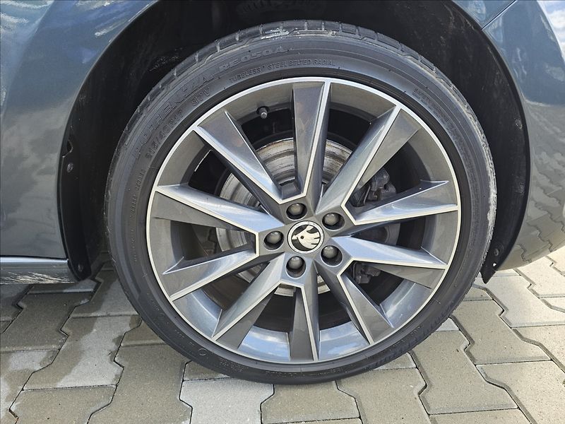 Škoda Rapid 1,0 TSi Drive NAVI ALU - fotka 32 z 39