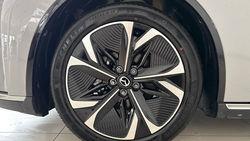 Mazda 6e (2026) 190 kW Takumi Plus - fotka 8 z 23