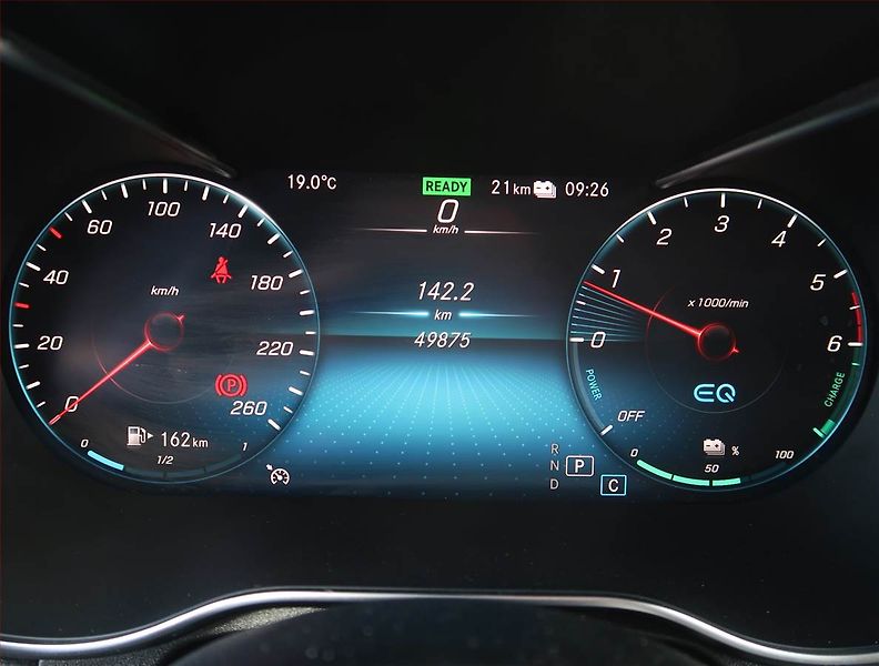 Mercedes-Benz GLC (2022) 300 de 4MATIC - fotka 11 z 25