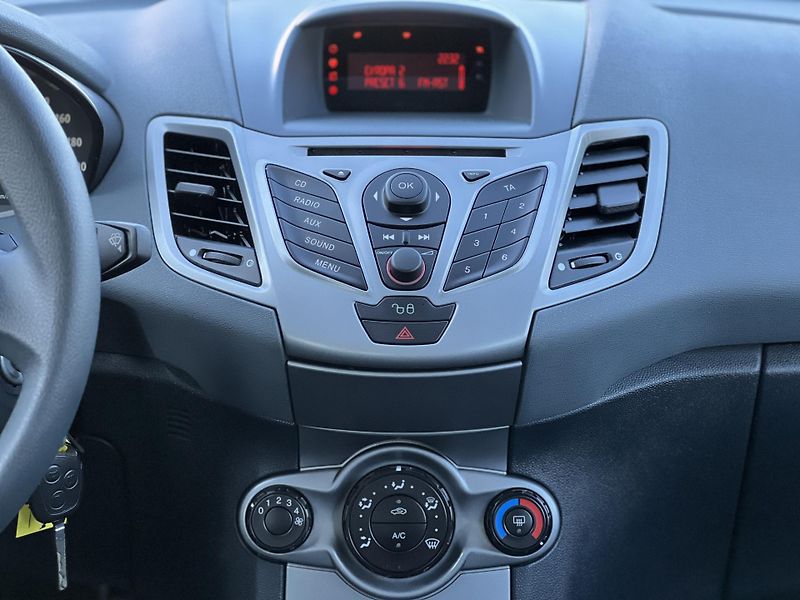 Ford Fiesta 1.25i KLIMA ALU KOUPENO V ČR - fotka 18 z 37