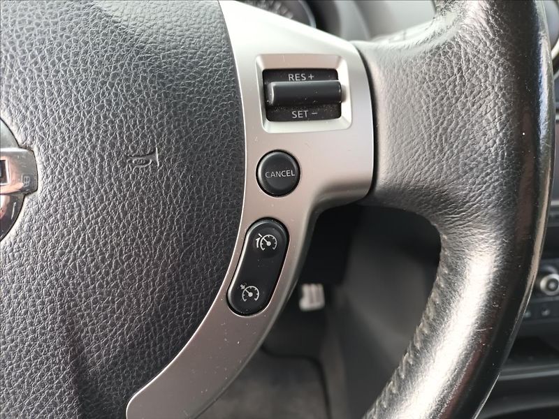 Nissan Qashqai 2,0 dCi 110 kW Automat,4X4,TZ - fotka 31 z 40