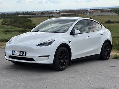 Tesla Model Y Long Range AWD Tažné SoH 93% - fotografie inzerátu