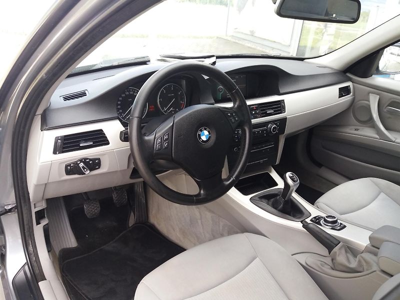 BMW Řada 3 (2010) 2.0d,105kW,VÝHŘEV.SEDADEL!! - fotka 10 z 26