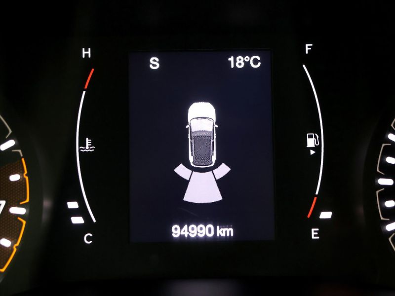 Jeep Compass 1,3 MultiAir 96kW Night Eagle - fotka 26 z 40