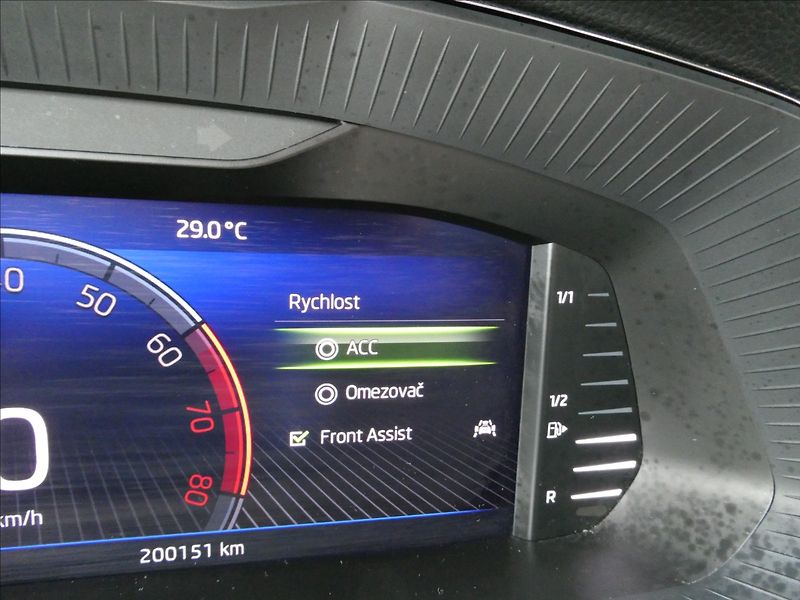 Škoda Superb 1,5 TSi 110kW STYLE+, NAVI,LED - fotka 31 z 37