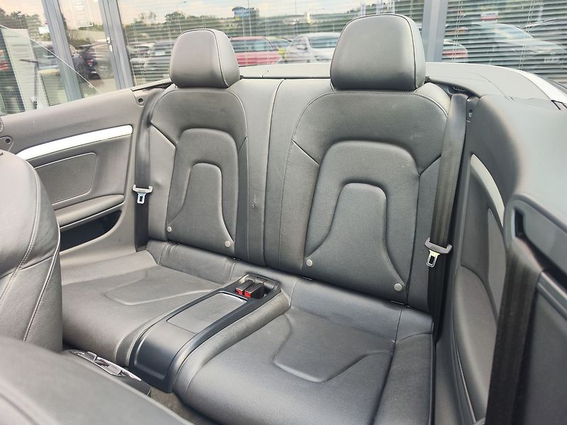 Audi S5 3.0 TFSI/245kW V6 Cabrio 4x4 - fotka 18 z 35
