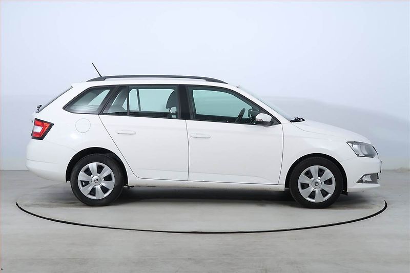 Škoda Fabia (2018) 1.4 TDI, Park. senzory - fotka 6 z 18