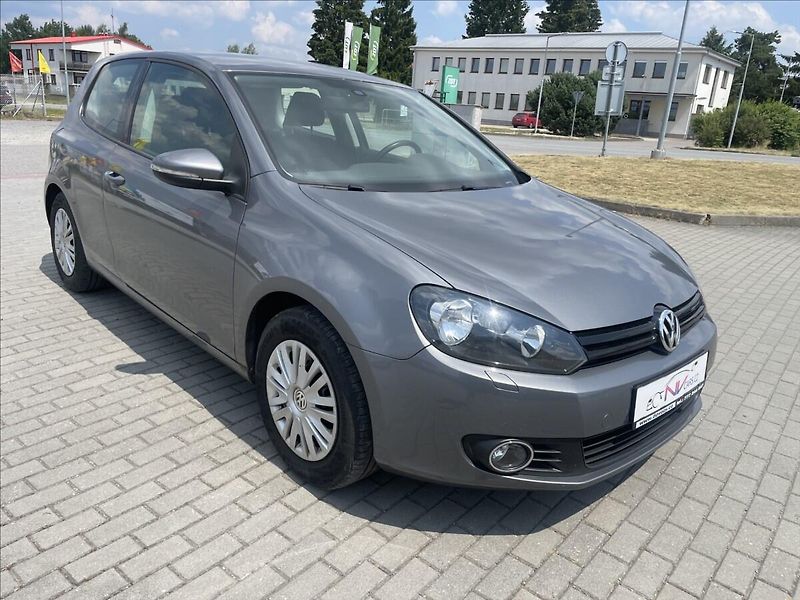 Volkswagen Golf 1,4 MPi 59kw Klima ESP - fotka 6 z 28