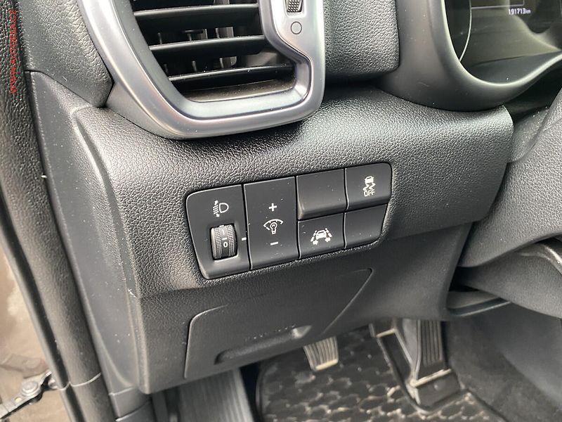 Kia Sportage (2018) 2.0 CRDi 4x4, ČR, Navi - fotka 15 z 20