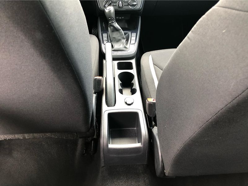 Škoda Fabia 1.0 MPi ACTIVE - fotka 22 z 28