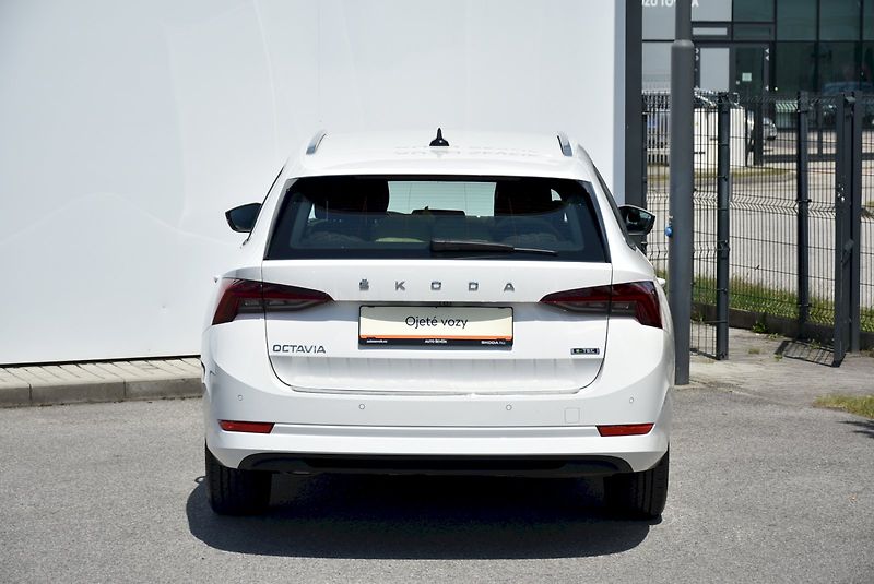 Škoda Octavia (2023) Style Plus 1.5 eTSI DSG - fotka 10 z 34