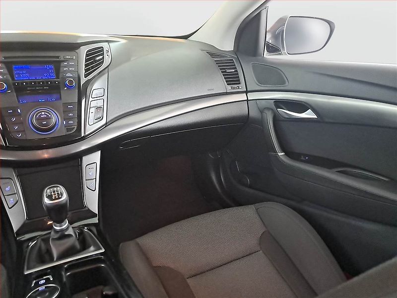 Hyundai i40 (2014) 1.7 CRDi, Serv.kniha, Tempomat - fotka 8 z 20
