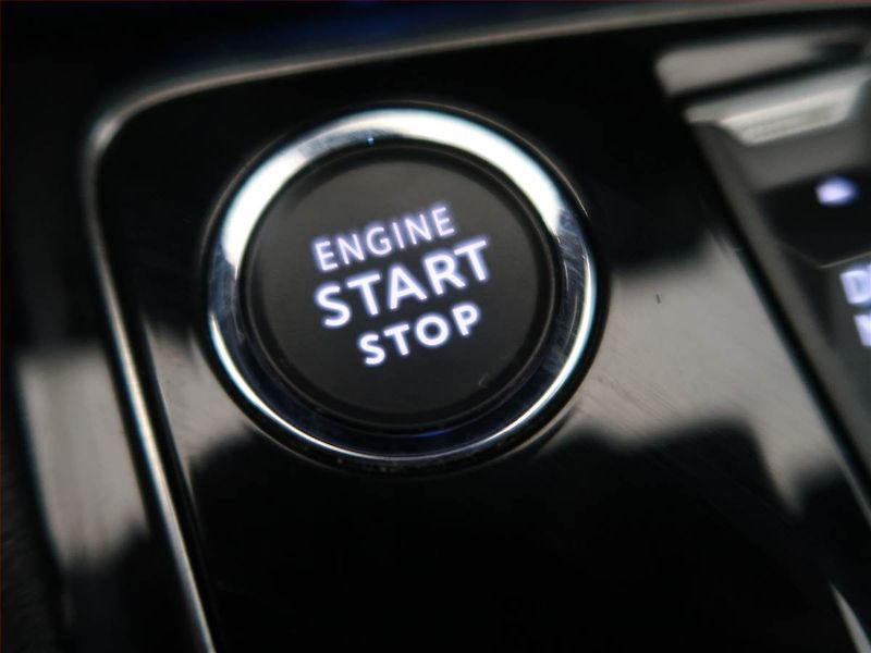 Peugeot 3008 (2023) GT e-Hybrid 225 - fotka 15 z 17
