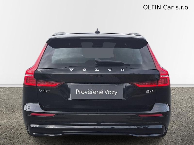 Volvo V60 B4 benzin Plus Dark DCT - fotka 8 z 26