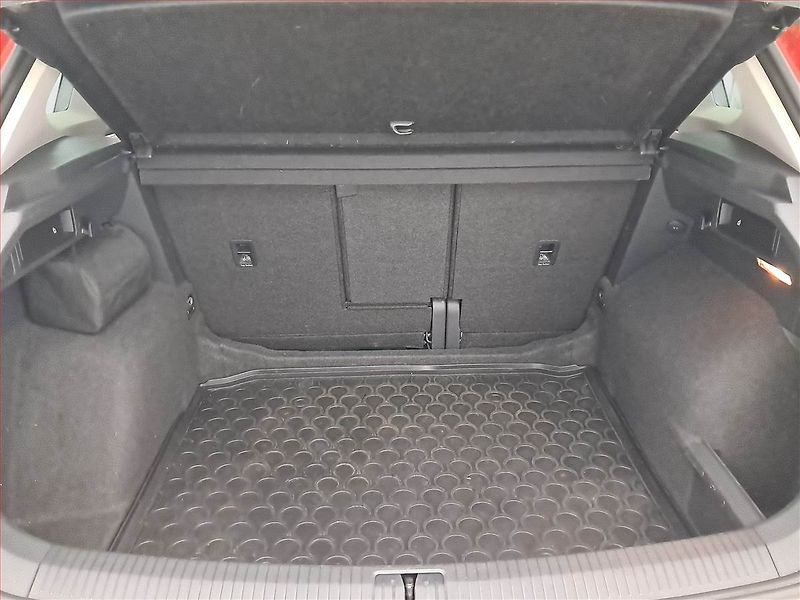 Volkswagen Tiguan (2017) 2.0 TDI, 4X4, Serv.kniha - fotka 14 z 18