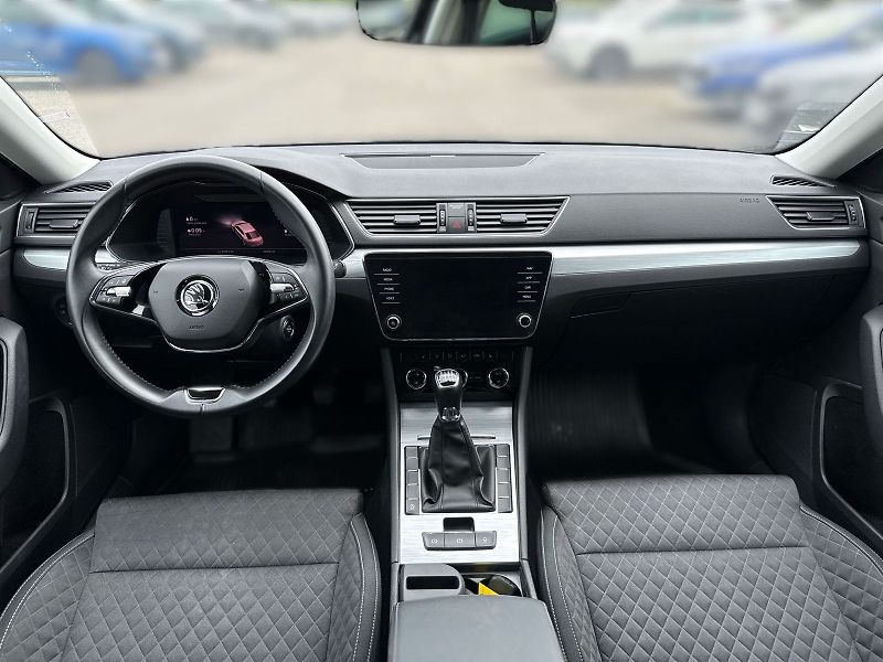 Škoda Superb (2022) 2.0 TDI Ambition - fotka 5 z 32