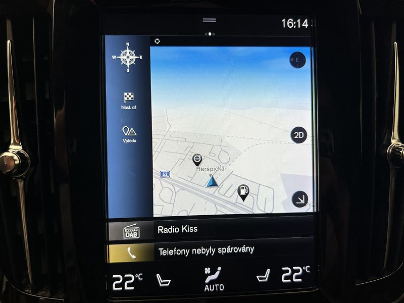Volvo S90 D4 MOMENTUM 1. maj. - fotka 25 z 43
