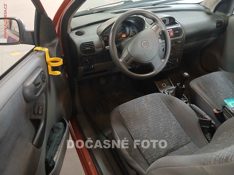 Opel Corsa (2002) 1.2 - fotka 3 z 3