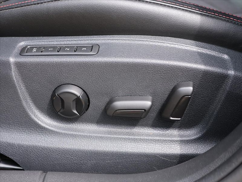 Škoda Octavia 2,0 TDI RS 4x4 DSG Virtual LED - fotka 14 z 26
