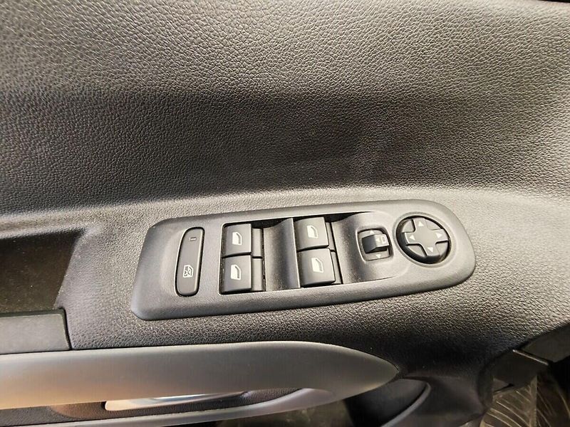 Toyota ProAce City 1.2T 110k  Family - fotka 18 z 35