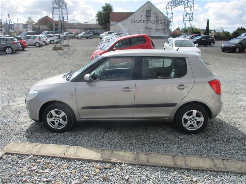 Škoda Fabia 1,4 i 16v, klima,servis,1.maj, - fotka 4 z 33