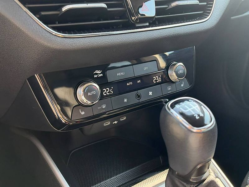 Škoda Fabia Selection 1,0 TSI 70 kW 5° MP - fotka 13 z 31